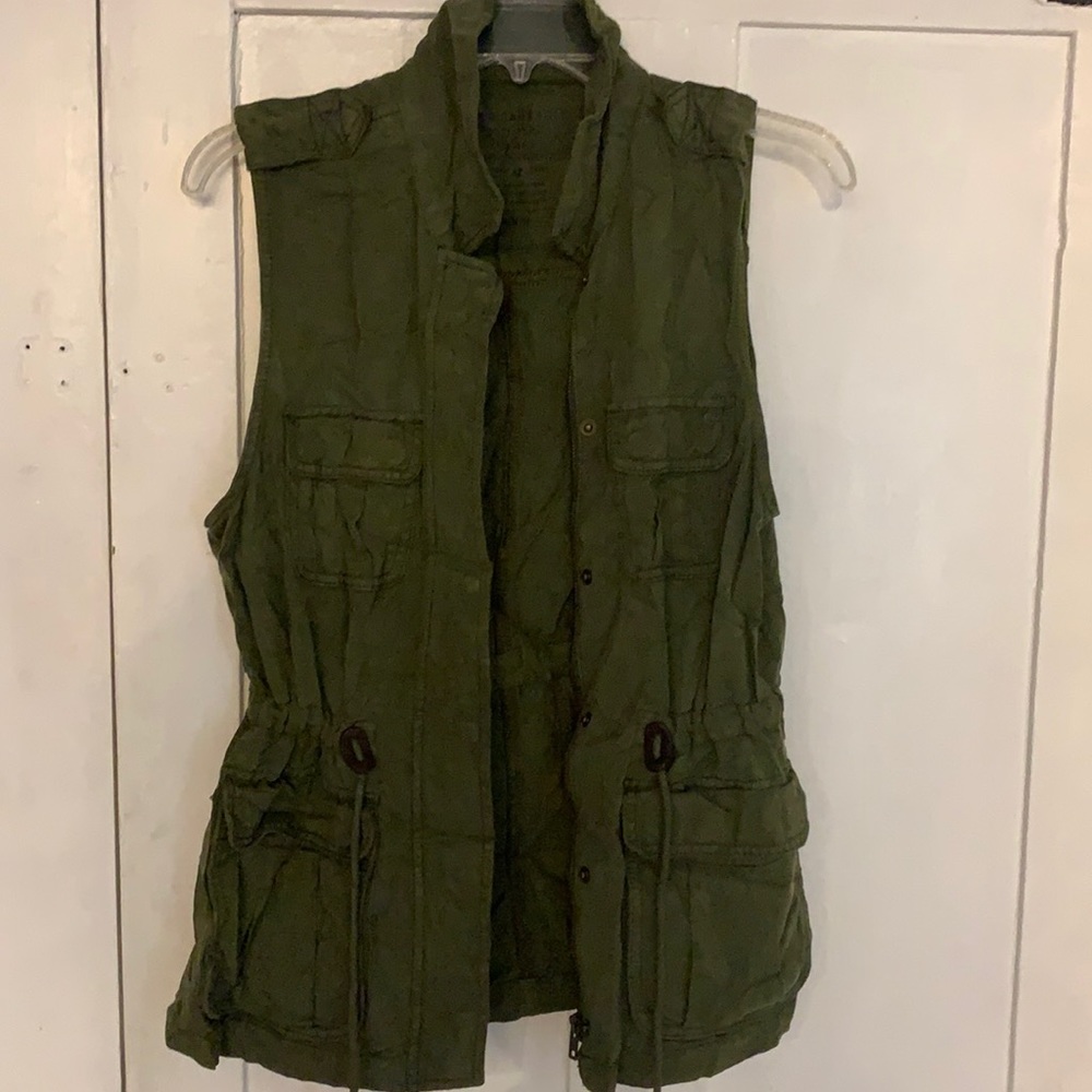 Medium utility vest